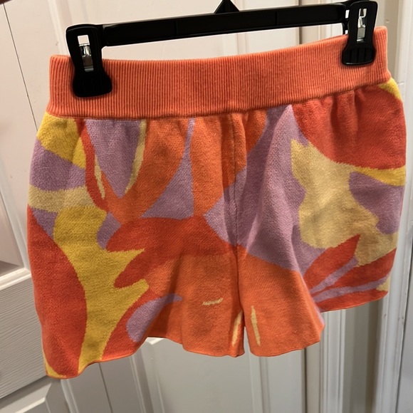 PepperMayo Matching Cropped Tank and Shorts set - Picture 5 of 5